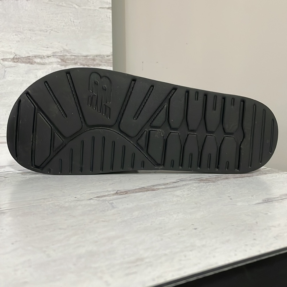 Only worn a few times New Balance men’s camo slides - Picture 6 of 6